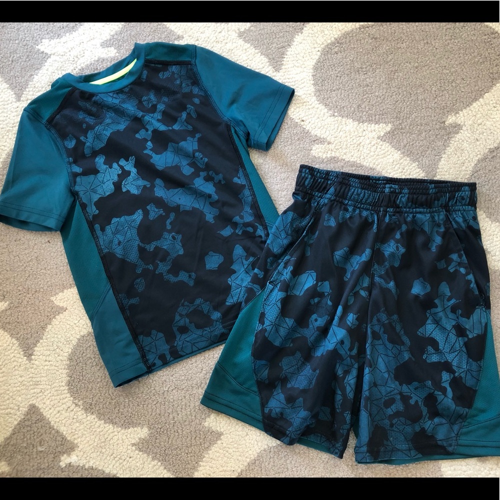 Boys Champion Dry (Dri) Fit shirt and shorts sz4-5